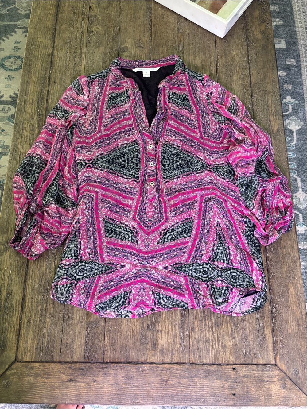 Diane Von Furstenberg Pink & Black Geometric V-Neck Tunic